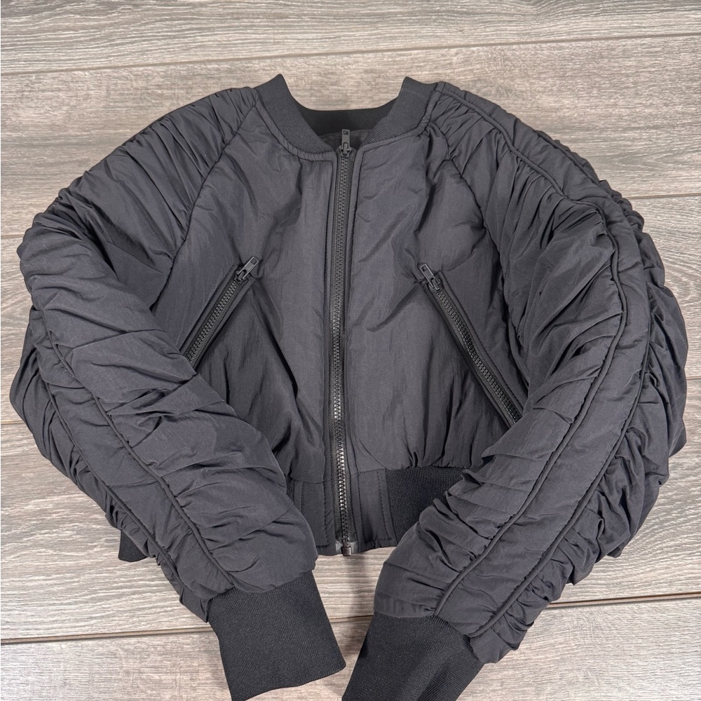 Cropped puffer jacket - Picture 2 of 4